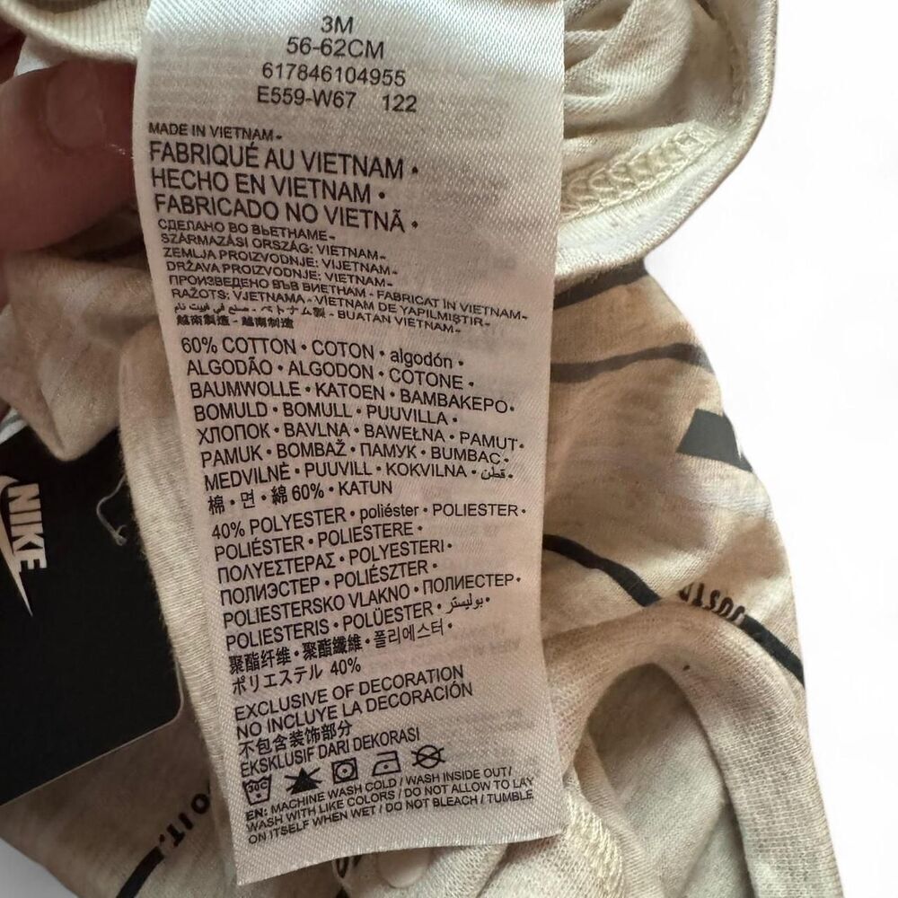 Nike grey and white baby romper size 3 months - Picture 5 of 5